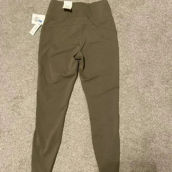 Wonderly Studio Core Leggings - Picture 4 of 5